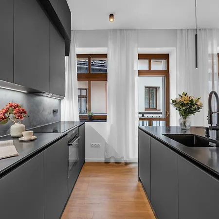 Moderny V Srdci Banskej Bystrice * Banská Bystrica